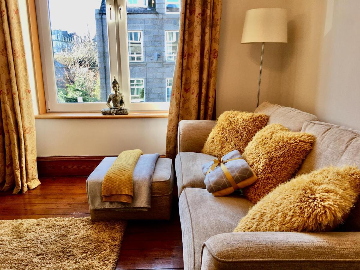 Cosy 2 Bedroom Central Apartment - Free Parking, Free Wifi Aberdeen Extérieur photo