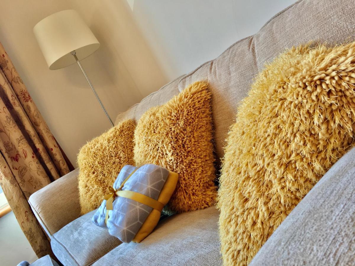 Cosy 2 Bedroom Central Apartment - Free Parking, Free Wifi Aberdeen Extérieur photo