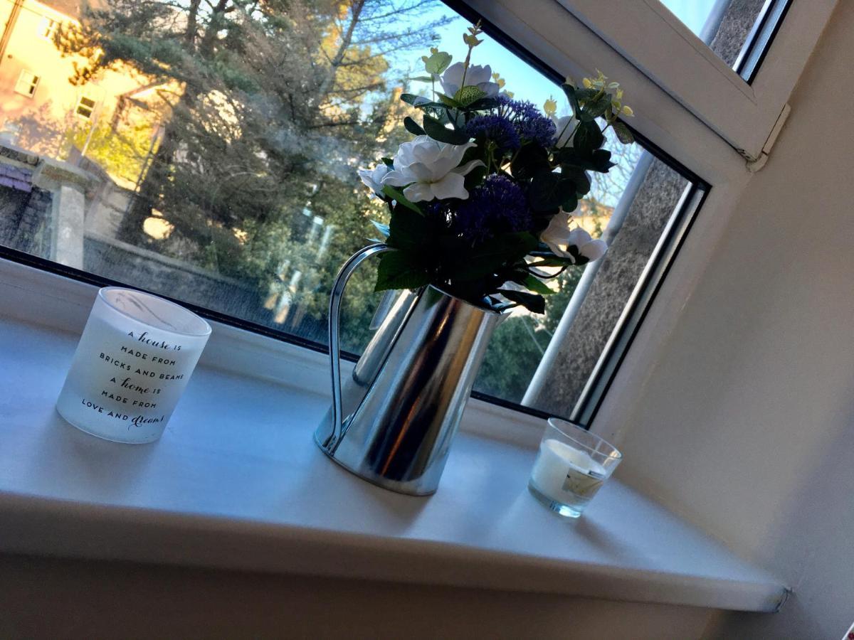 Cosy 2 Bedroom Central Apartment - Free Parking, Free Wifi Aberdeen Extérieur photo