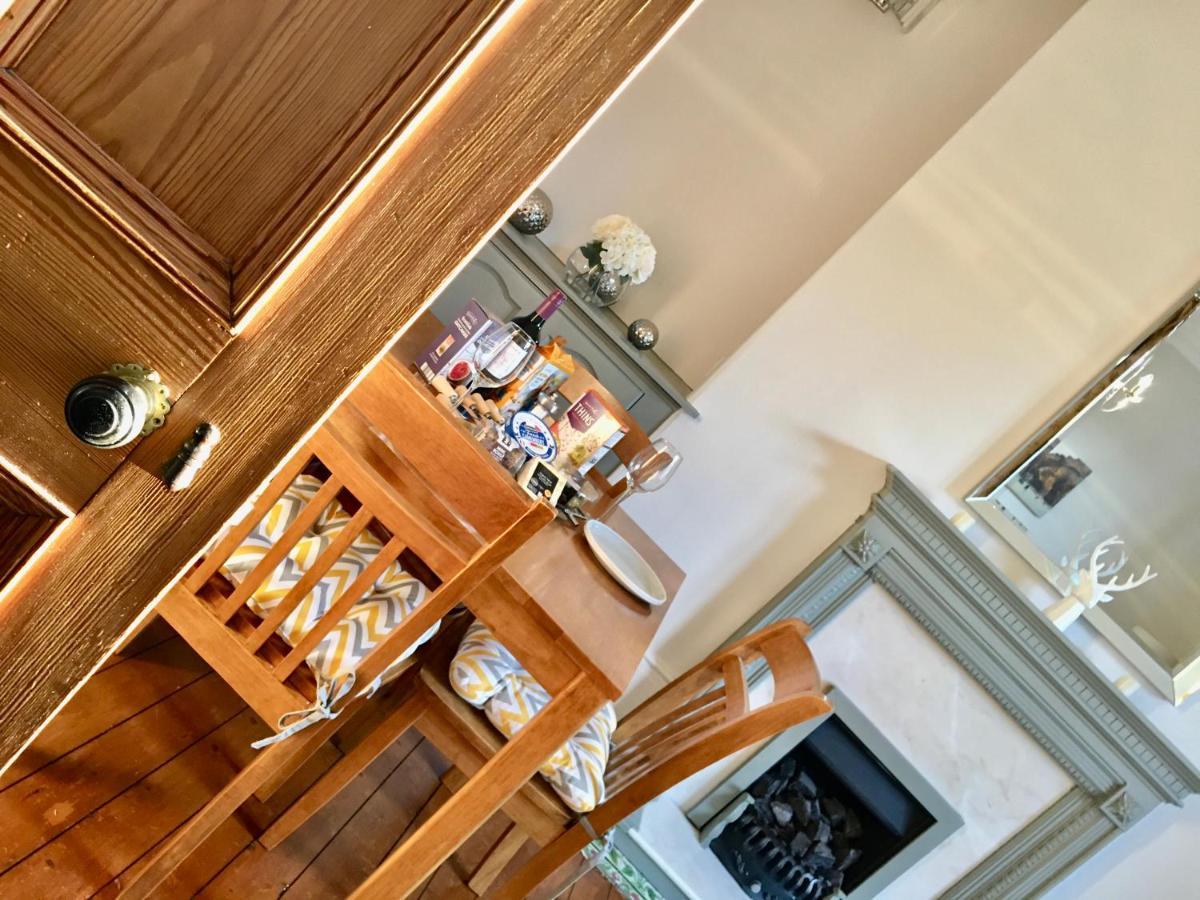 Cosy 2 Bedroom Central Apartment - Free Parking, Free Wifi Aberdeen Extérieur photo