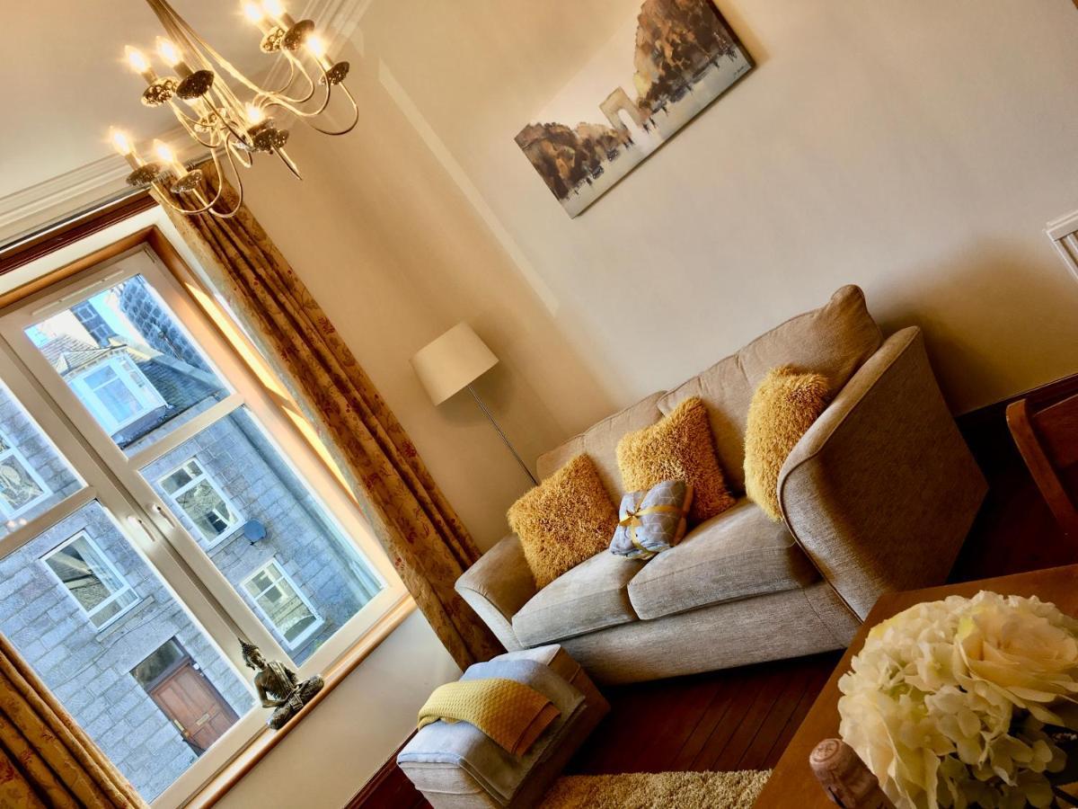 Cosy 2 Bedroom Central Apartment - Free Parking, Free Wifi Aberdeen Extérieur photo