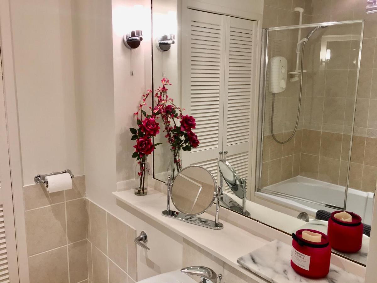 Cosy 2 Bedroom Central Apartment - Free Parking, Free Wifi Aberdeen Extérieur photo