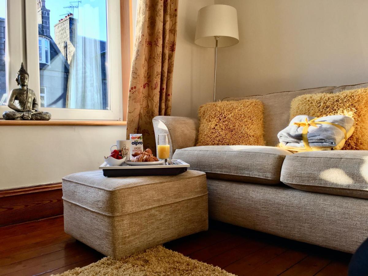 Cosy 2 Bedroom Central Apartment - Free Parking, Free Wifi Aberdeen Extérieur photo