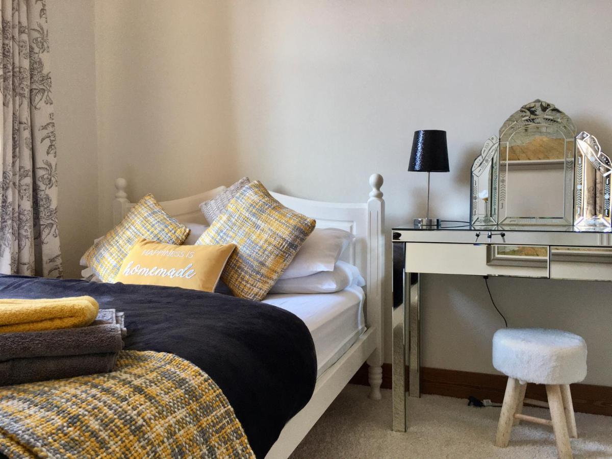 Cosy 2 Bedroom Central Apartment - Free Parking, Free Wifi Aberdeen Extérieur photo